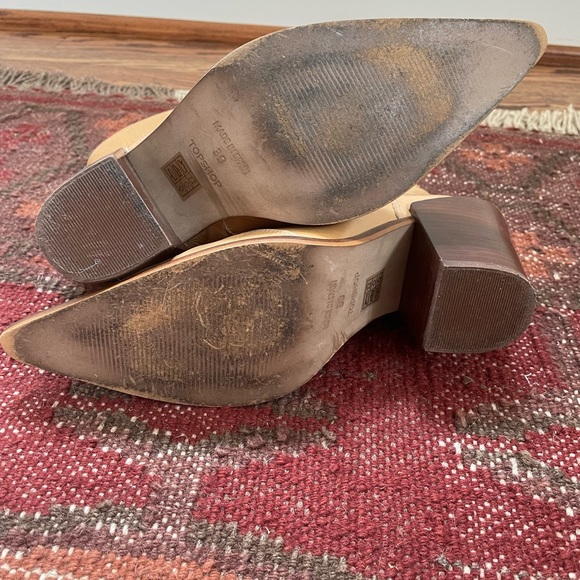 Western Pointed Toe Booties - Picture 5 of 8